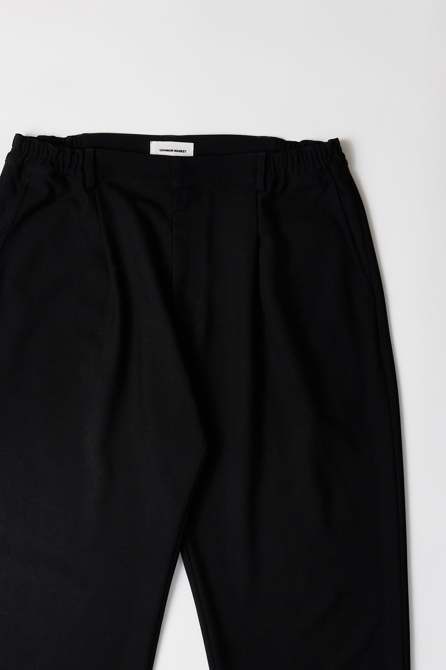 Pantalón negro relaxed fit